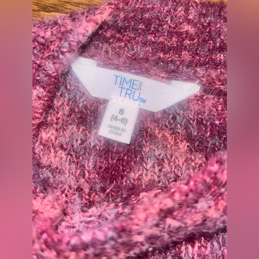 Time & Tru Sweater Size Small - Picture 2 of 8